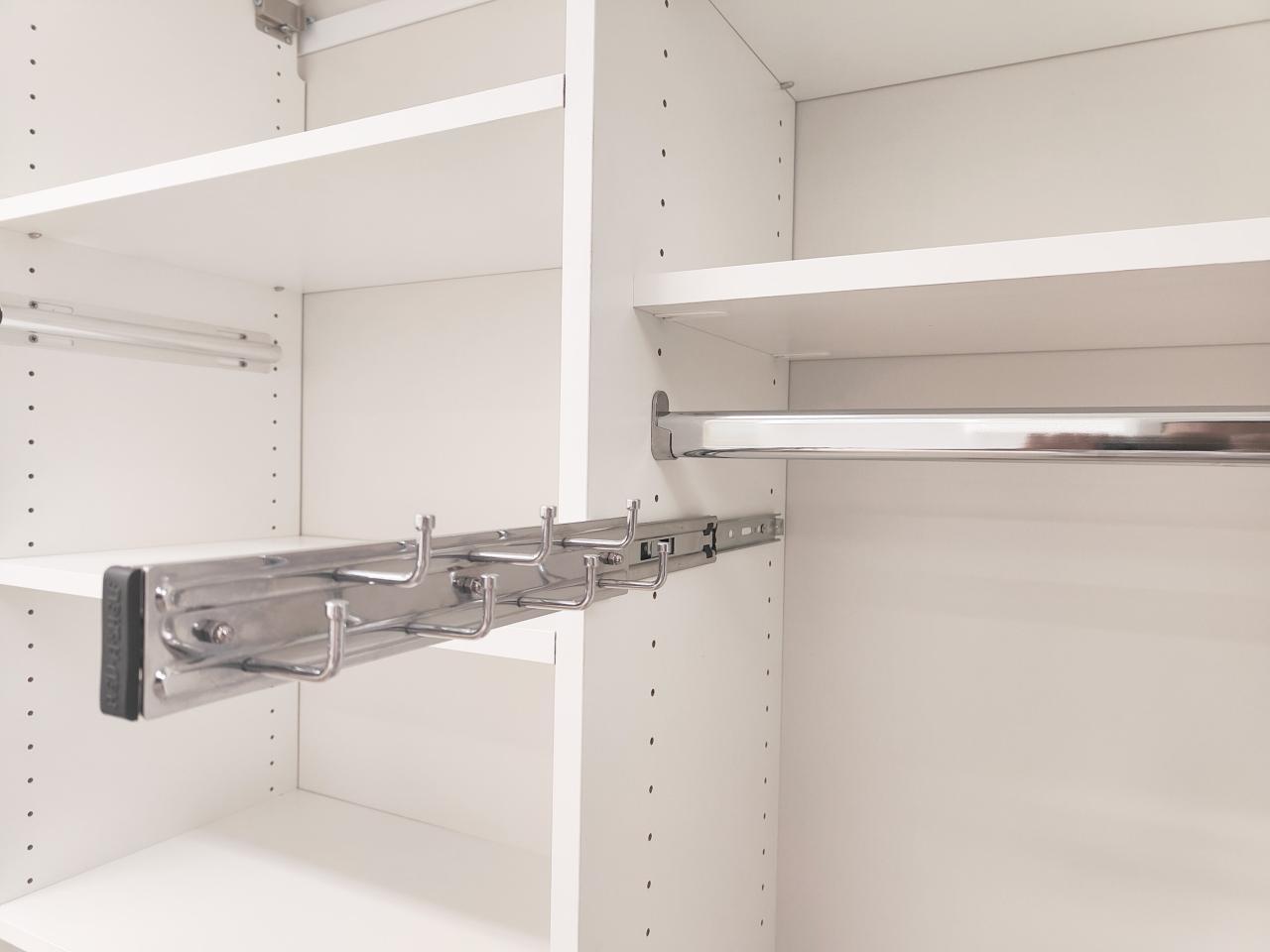 Walk-in Closet sliding Out Cloth Hanger