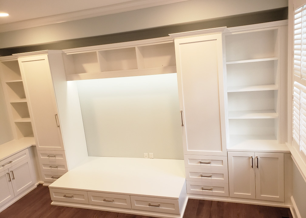 Platform Bed - White 90° Shaker Door - Cabinet Lighting - View 41