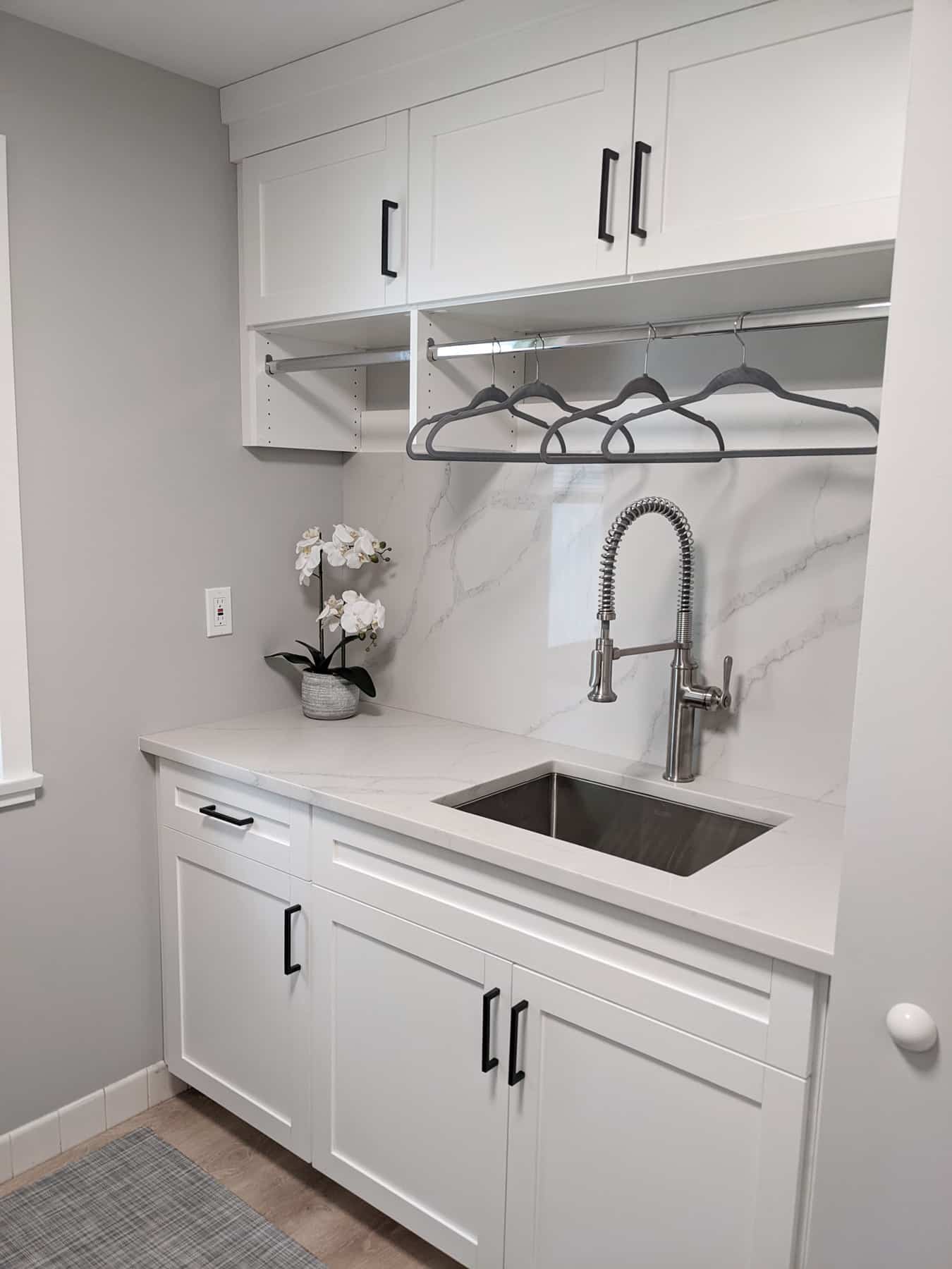 laundry room with Stainless Steel Sink and Clothes Hangers - View 32